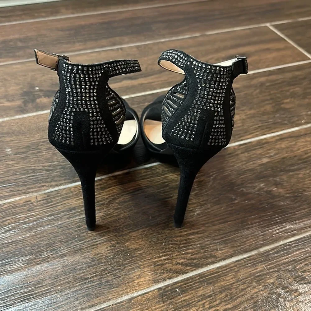 Pelle Moda Black Heels Sz 7.5 NWT